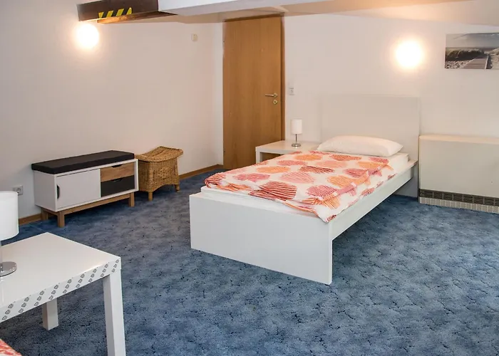 Ferien- & Monteur Maisonette Apartment In Magdeburg, H